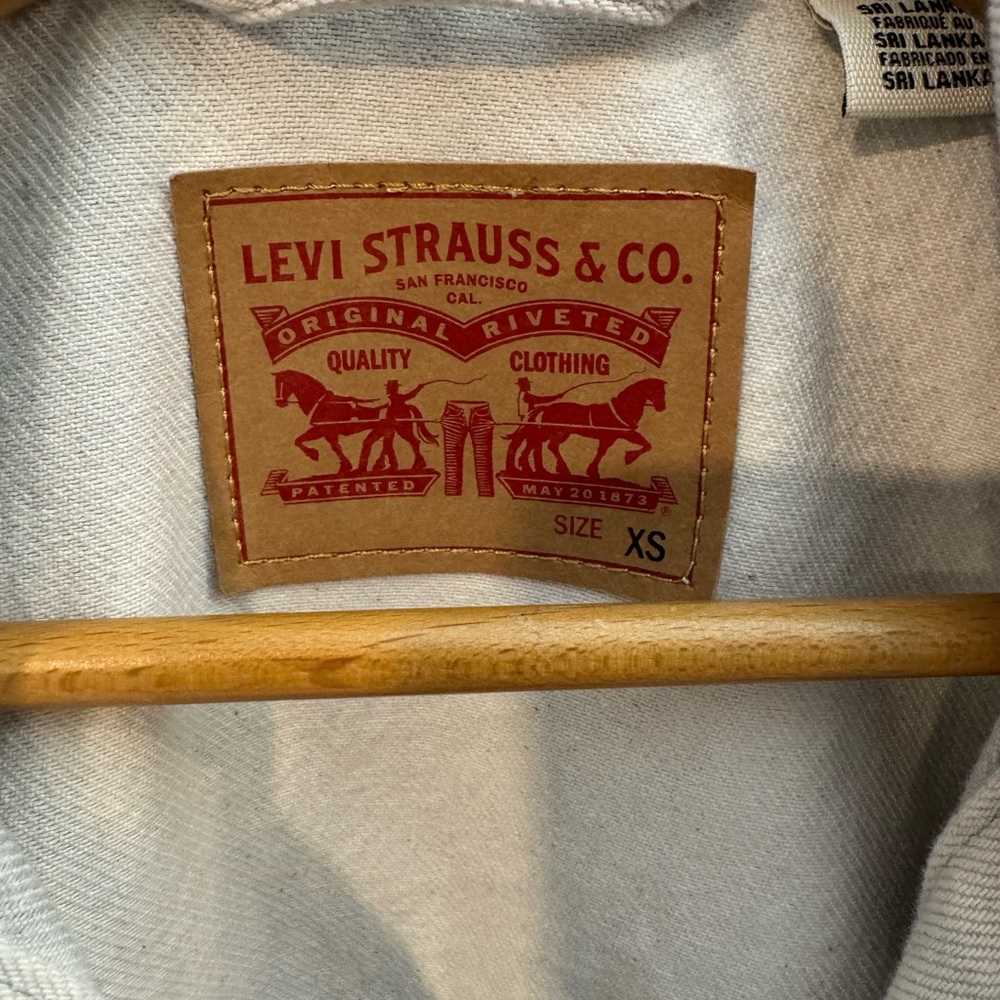 Levi’s 90s Trucker Jacket, Grey Wash Denim, Women’s XS, NWT - Picture 13 of 14